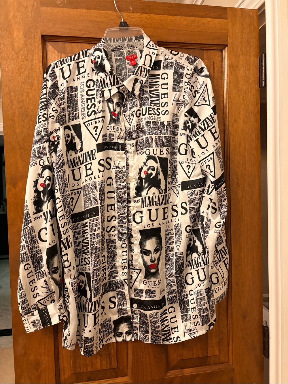 GUESS Black & White Logo-Print Button Down Shirt with Red Lip Accents